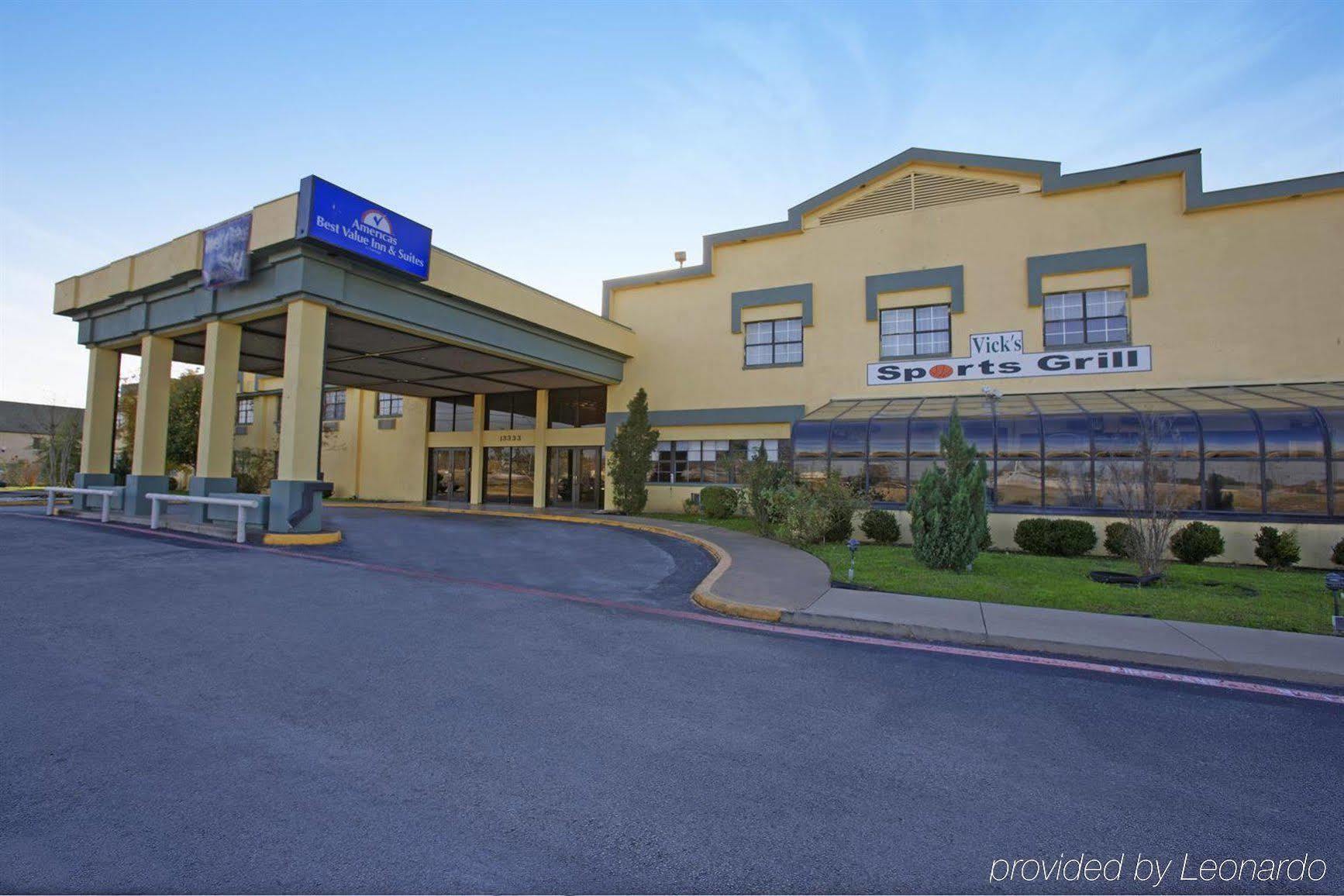 Americas Best Value Inn And Suites North Farmers Branch Exterior photo