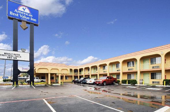 Americas Best Value Inn And Suites North Farmers Branch Exterior photo